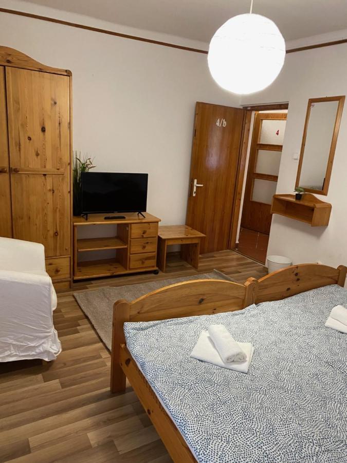 Global Apartmanhaz Vonyarcvashegy Buitenkant foto