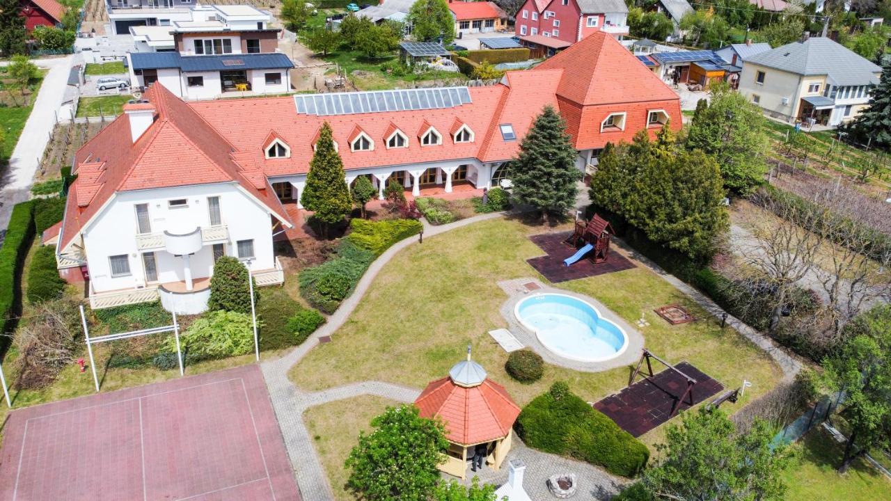 Global Apartmanhaz Vonyarcvashegy Buitenkant foto