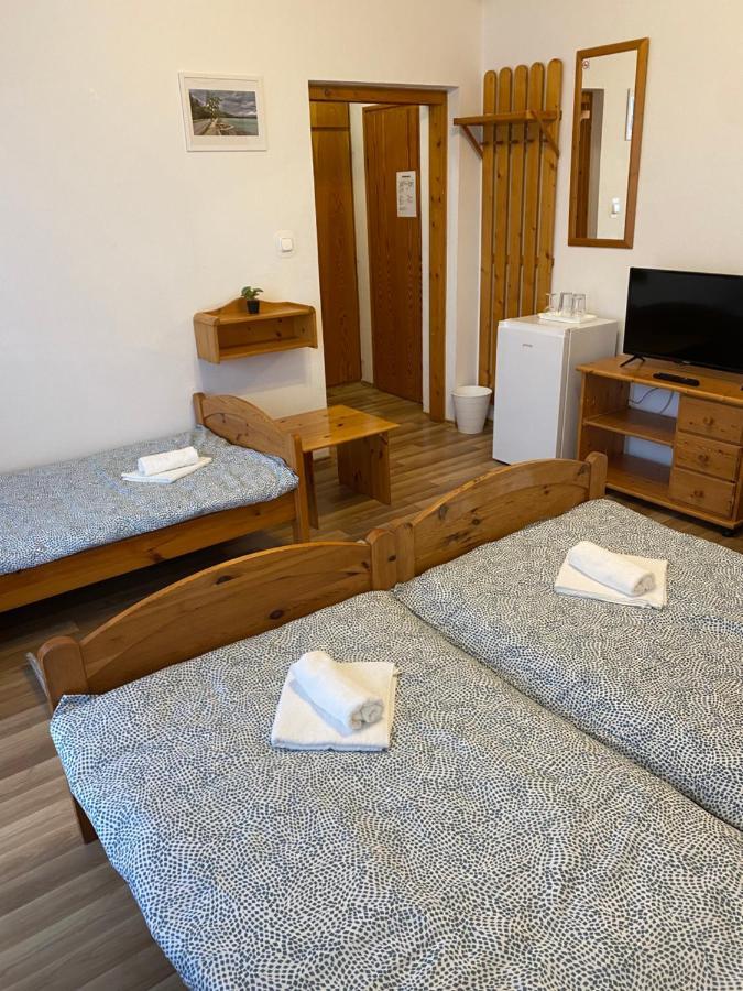Global Apartmanhaz Vonyarcvashegy Buitenkant foto