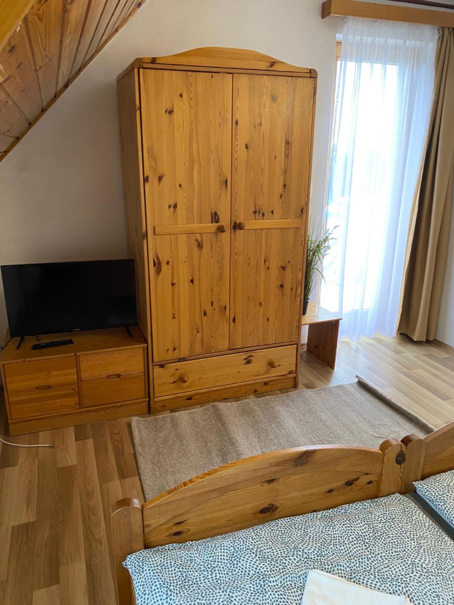 Global Apartmanhaz Vonyarcvashegy Buitenkant foto