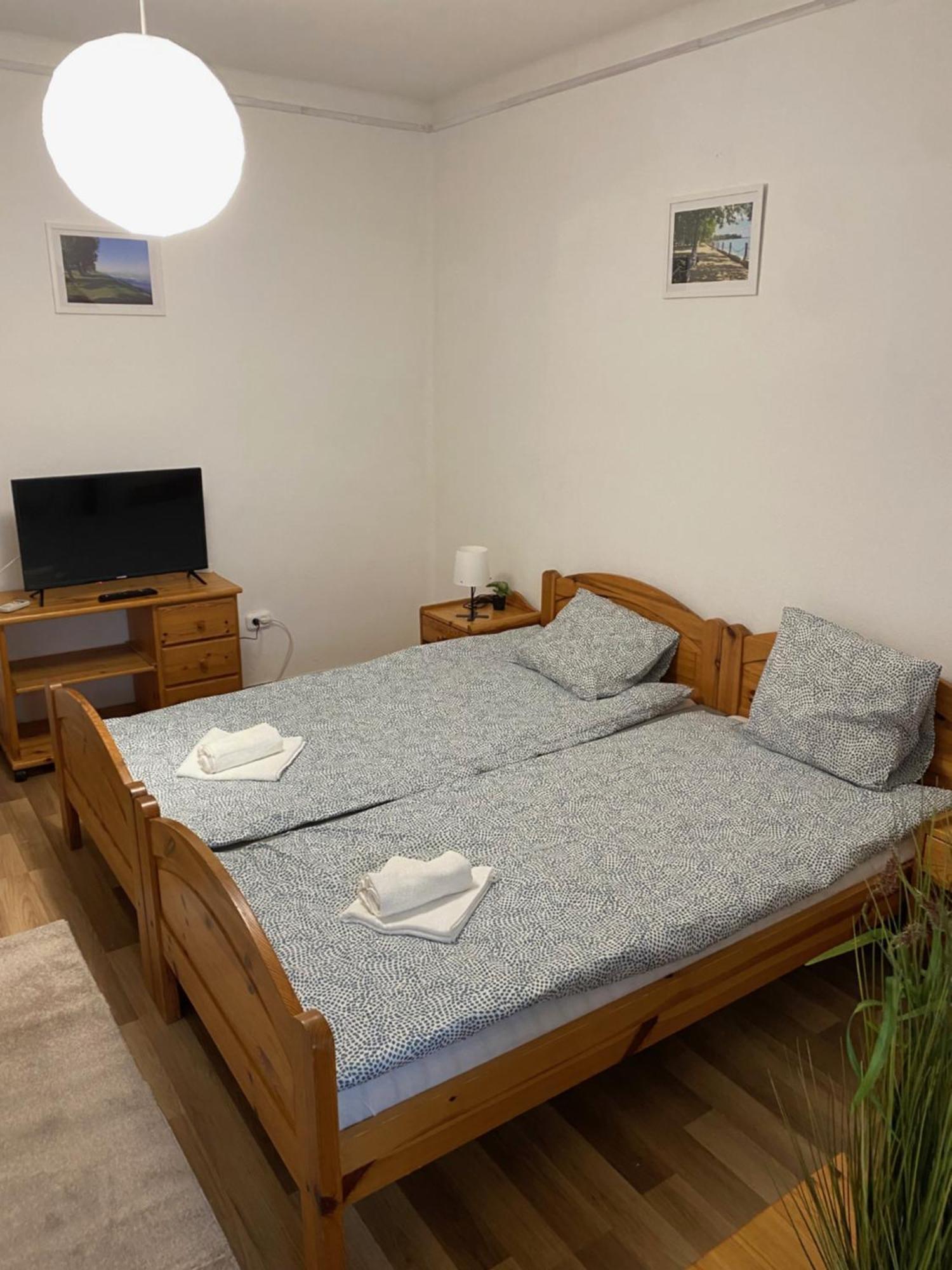 Global Apartmanhaz Vonyarcvashegy Buitenkant foto